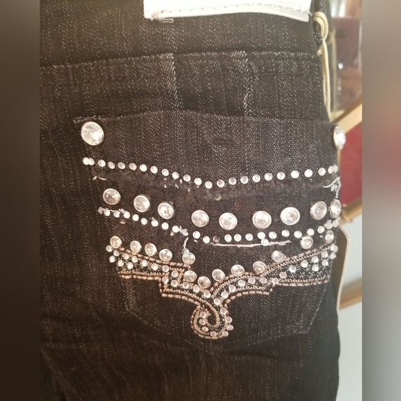 Bon.Jeans Premium Denim High Rise Cuffed Black Distressed Capri Jean's NWT - Picture 12 of 13